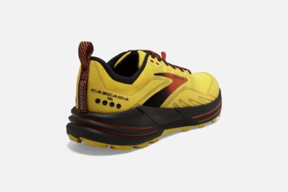 Brooks Cascadia 16 Gul-svart-grenadin