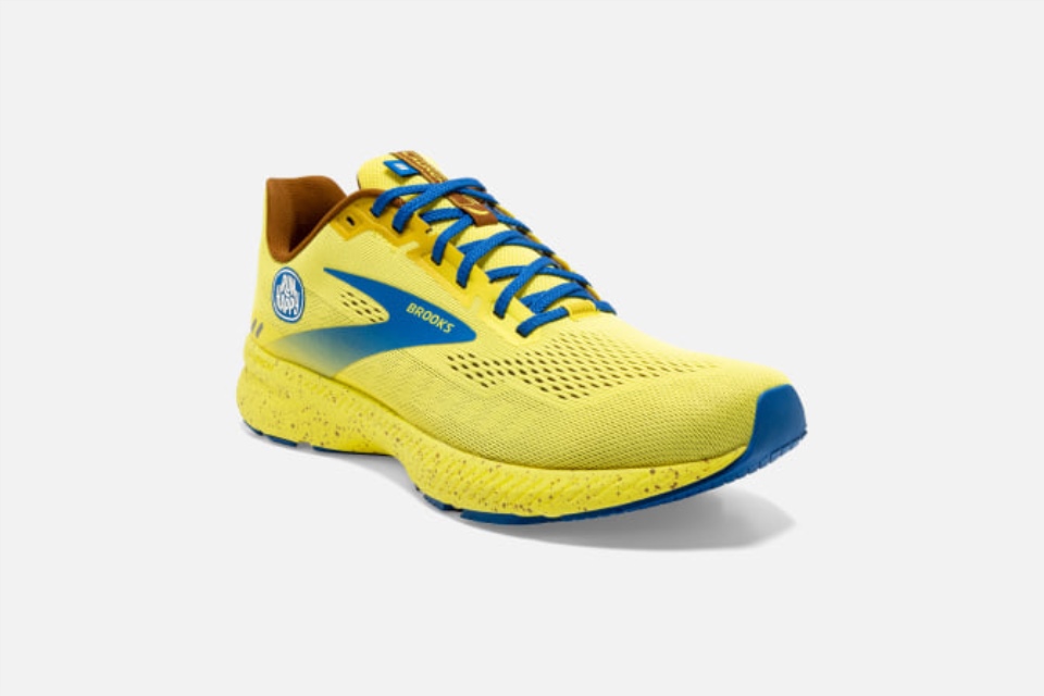 Brooks Lansering 8 Run Happy Collection