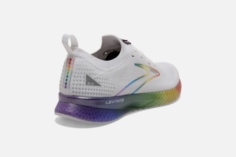 Brooks Levitate Stealthfit 5 Love Moves White-oyster