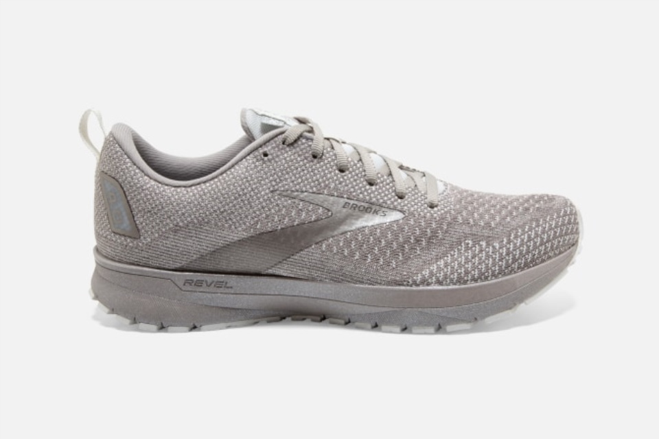 Brooks Revel 4 Metallic Samling